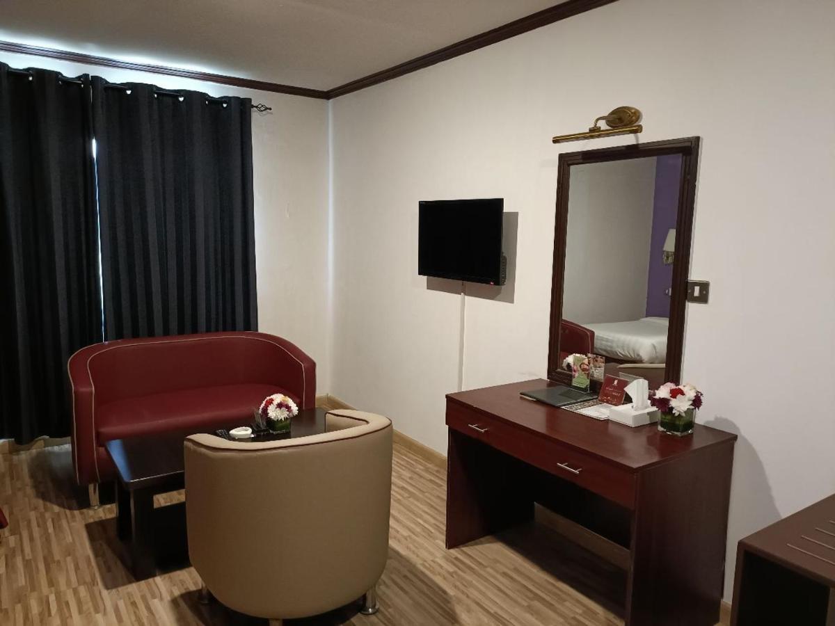 Manhattan Avenue Hotel Дубай Экстерьер фото
